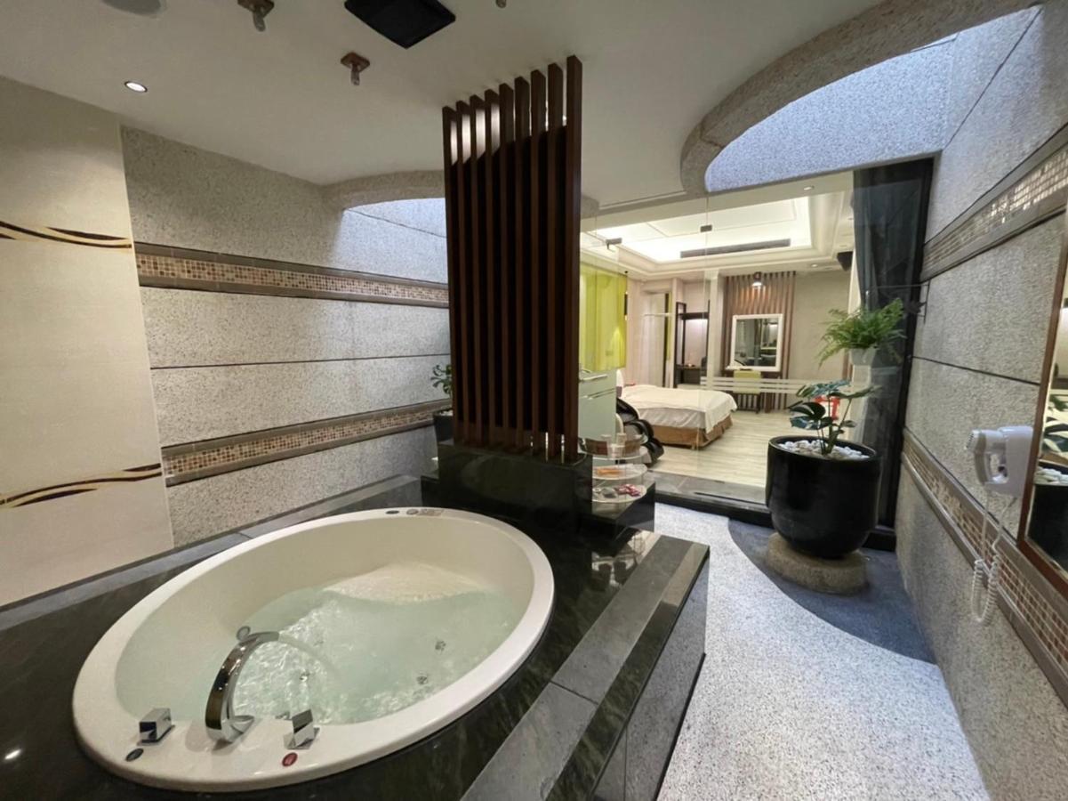 Minimalist Fashion Motel Taoyuan Dış mekan fotoğraf