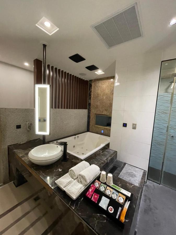 Minimalist Fashion Motel Taoyuan Dış mekan fotoğraf