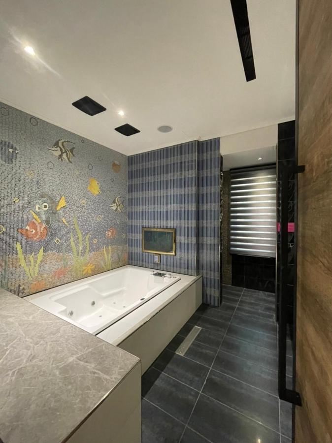 Minimalist Fashion Motel Taoyuan Dış mekan fotoğraf